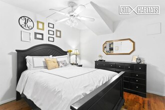 160 E 26th St-Unit -C4 in New York, NY - Building Photo - Building Photo