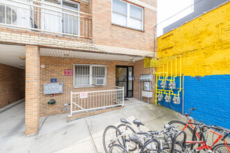 404 Harman St in Brooklyn, NY - Building Photo - Building Photo