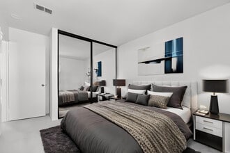 Canyon Springs Townhome Apartments in El Cajon, CA - Foto de edificio - Building Photo