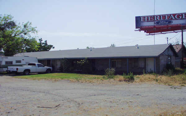 3912 El Camino Ave in Ceres, CA - Foto de edificio - Building Photo