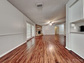 1916 Tracey Cir in Irving, TX - Building Photo - Building Photo