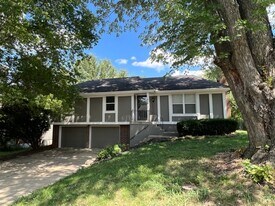 212 SW 26th St in Blue Springs, MO - Building Photo