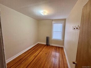 106 McLean Ave in Yonkers, NY - Building Photo - Building Photo