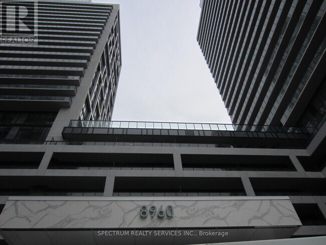 8960 Jane St in Vaughan, ON - Building Photo - Building Photo