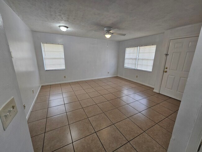 5302 Plum Ave in Seffner, FL - Building Photo - Building Photo