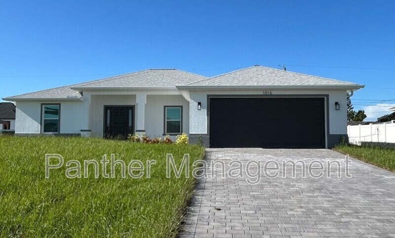 1016 NE 13th St in Cape Coral, FL - Building Photo