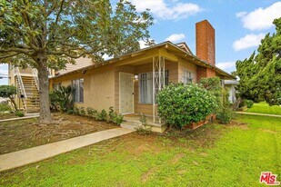 2224 W Imperial Hwy in Hawthorne, CA - Building Photo