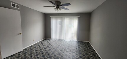 5821 Lonsdale Dr in Sacramento, CA - Building Photo - Building Photo
