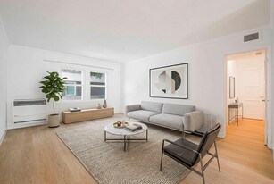 8804 Belford Ave, Unit 8804 in Los Angeles, CA - Building Photo