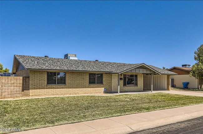 3336 W Surrey Ave in Phoenix, AZ - Building Photo - Building Photo