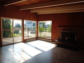 5798 Mutiny Bay Rd in Freeland, WA - Building Photo - Building Photo