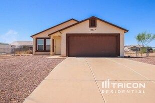 12723 W Jenero Dr in Arizona City, AZ - Building Photo