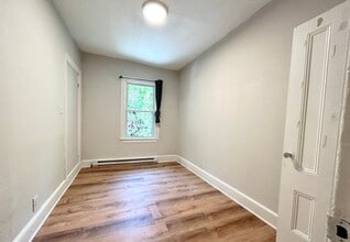 7 Warwick St, Unit 1B in Boston, MA - Building Photo - Building Photo