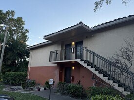 4179 N Haverhill Rd in West Palm Beach, FL - Building Photo