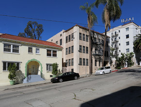 1921 Whitley Ave in Los Angeles, CA - Foto de edificio - Building Photo