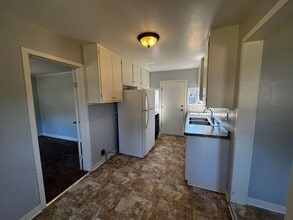 3956 V St in Eureka, CA - Building Photo - Building Photo