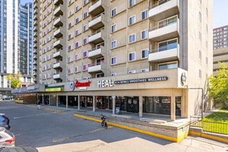 University Tower Apartments in Edmonton, AB - Building Photo - Building Photo