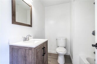 452 East St in Plainville, CT - Building Photo - Building Photo