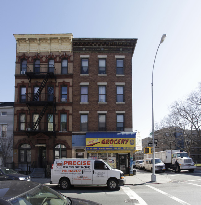 276 Humboldt St in Brooklyn, NY - Building Photo - Building Photo