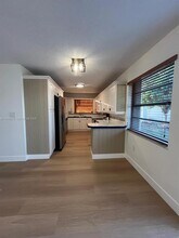 1045 SW 122nd Ct in Miami, FL - Building Photo - Building Photo