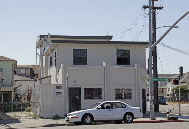 5301 International Blvd in Oakland, CA - Building Photo - Building Photo