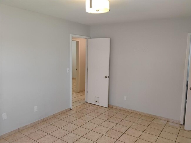 607 SE 10th St in Bentonville, AR - Building Photo - Building Photo