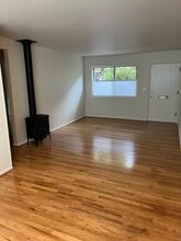 2365 SE 45th Ave in Portland, OR - Foto de edificio - Building Photo