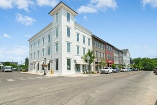 15 Corbin Dr in Darien, CT - Building Photo