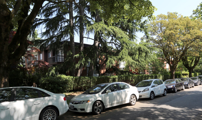 1929 W 3rd Ave in Vancouver, BC - Building Photo - Primary Photo