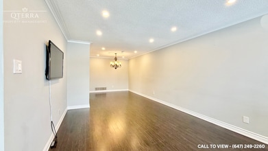 208 Meadows Blvd in Mississauga, ON - Building Photo - Building Photo