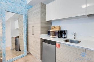 777 N Ocean Dr in Hollywood, FL - Building Photo - Building Photo