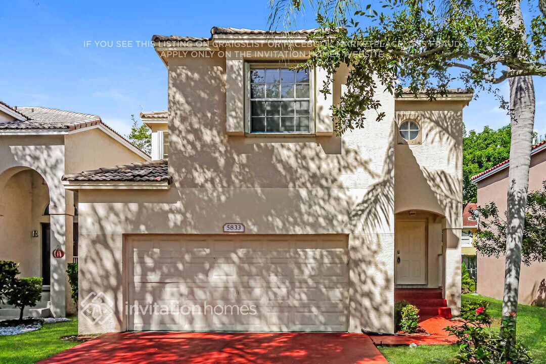 5833 Eagle Cay Ln in Coconut Creek, FL - Foto de edificio