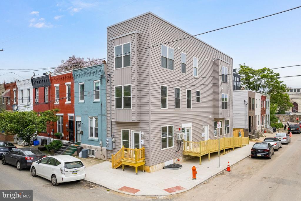 2352 W Thompson St-Unit -3 in Philadelphia, PA - Foto de edificio