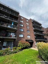 24 Whites Ave, Unit 45 in Watertown, MA - Building Photo