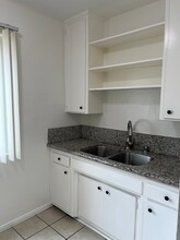 214 W Maple St, Unit #6 in Glendale, CA - Building Photo - Building Photo