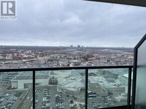 225 Sherway Gardens Rd in Toronto, ON - Building Photo - Building Photo