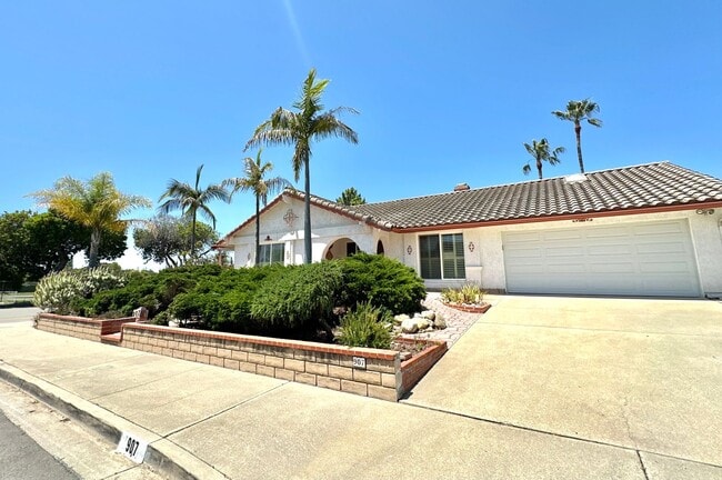 907 St Marys Ln in Santa Barbara, CA - Building Photo - Building Photo
