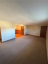 92 Dean Ave in Smithfield, RI - Foto de edificio - Building Photo