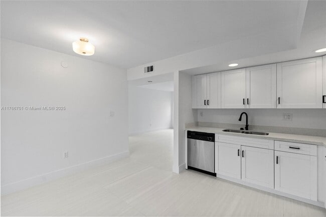 8420 SW 133rd Avenue Rd in Miami, FL - Building Photo - Building Photo