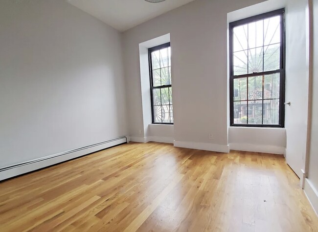 979 Greene Ave, Unit 2 in Brooklyn, NY - Building Photo - Building Photo