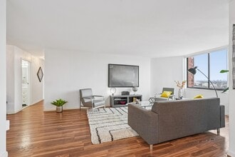 530 Harmon Cove Tower in Secaucus, NJ - Building Photo - Building Photo