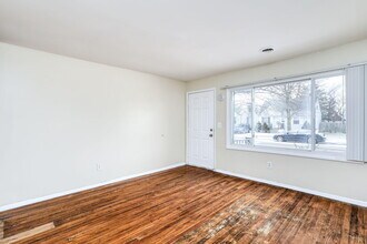 11079 Jewett Ave in Warren, MI - Building Photo - Building Photo