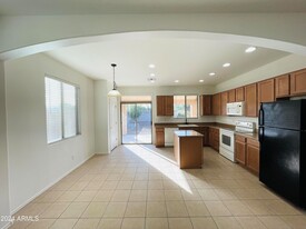 28488 N Sunset Dr in Queen Creek, AZ - Foto de edificio - Building Photo