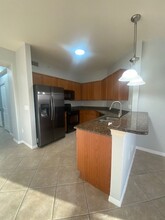 10060 Lake Cove Dr in Ft. Myers, FL - Building Photo - Building Photo