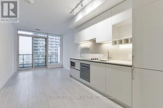 5 Buttermill Ave. in Vaughan, ON - Building Photo - Building Photo