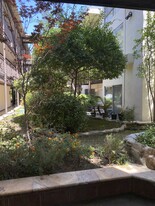 525 S Ardmore Ave in Los Angeles, CA - Building Photo