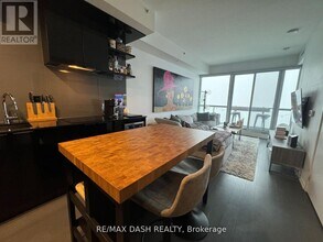 70 Temperance St in Toronto, ON - Building Photo - Building Photo