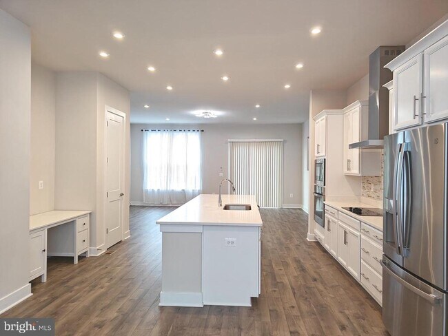 2393 Liberty Lp in Herndon, VA - Building Photo - Building Photo