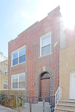 23-25 33rd St in Long Island City, NY - Building Photo - Building Photo