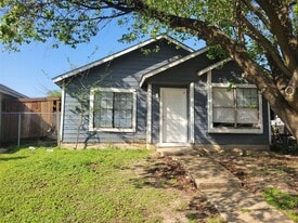 10315 Limestone Dr in Dallas, TX - Building Photo